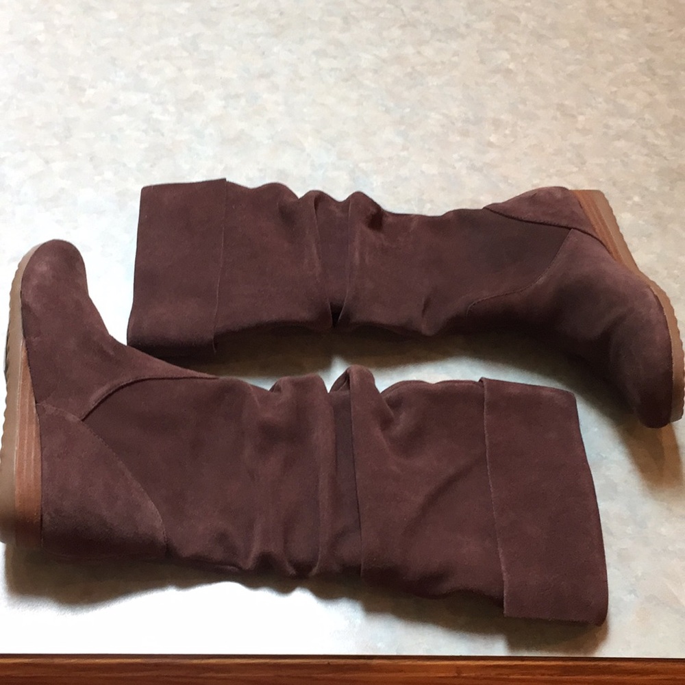Sears Nevada brown suede boots ( sz 7)